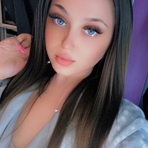 Meet your Posher, Alicia